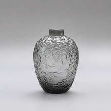 Load image into Gallery viewer, Wave Texture Smoke Vase
