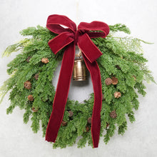 Load image into Gallery viewer, Christmas Wreath with pine cones
